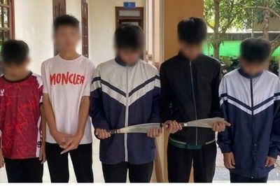 Học sinh lớp 8 giấu dao phay trong ba lô, hẹn nhau ra nghĩa trang 'nói chuyện'