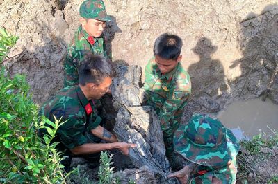 Lão nông Cà Mau phá vườn mai, hiến đất tìm hài cốt liệt sĩ