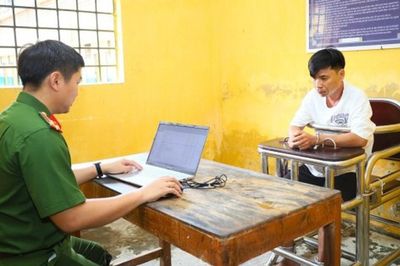 Khởi tố kẻ dùng dao tấn công 3 mẹ con cô giáo ở Cà Mau