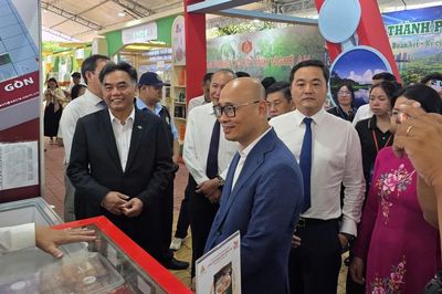 Thứ trưởng Bộ Công Thương chỉ ra 'cầu kéo' để hàng Việt vươn ra toàn cầu