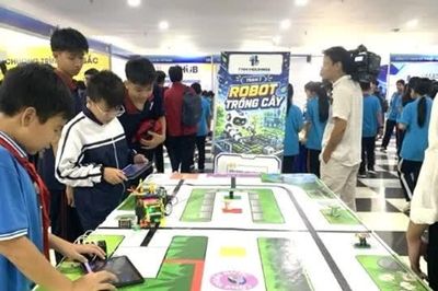 Triển lãm robot thúc đẩy ứng dụng công nghệ giải bài toán của Hà Nội