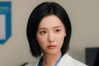 Kim Ji Won cắt tóc sau 10 năm đóng Hậu Duệ Mặt Trời, lý do gây chú ý