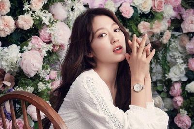 Park Shin Hye lộ diện sau nửa tháng sinh con thứ hai, nhan sắc gây chú ý