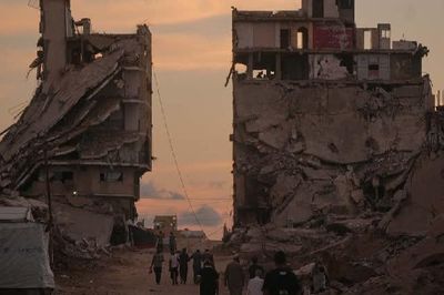 Liên minh do Saudi Arabia dẫn đầu không kích 82 mục tiêu Houthi