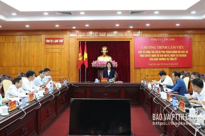 Tổ công tác số 5 của Ban Thường vụ Tỉnh ủy làm việc với các xã