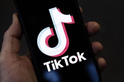 Bê bối thuật toán TikTok: Bị cáo buộc dùng tính năng an toàn giả để giữ chân người dùng
