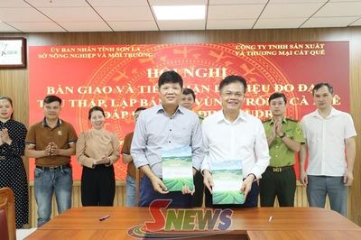 Bàn giao và tiếp nhận dữ liệu đo đạc, thu thập, lập bản đồ vùng trồng cà phê đáp ứng quy định EUDR