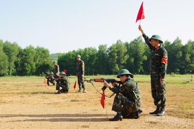 Kiểm tra bắn súng đối với cán bộ, quân nhân chuyên nghiệp