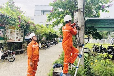 Củng cố lưới điện trước mùa mưa bão