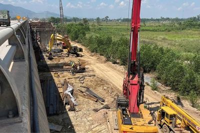 Dự án cao tốc Cam Lộ - La Sơn: Tháo gỡ khó khăn về mặt bằng và vật liệu xây dựng