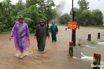 Ứng phó mưa lớn, nguy cơ lũ quét và sạt lở