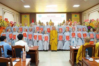 Phú Thọ: Trao quyết định và ra mắt nhân sự Phân ban Ni giới tỉnh nhiệm kỳ 2026-2031