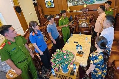 Vì sao 2 cựu lãnh đạo Vietcombank Thanh Hóa ký khống thư tín dụng 532 tỷ đồng cho Bầu Đoan?