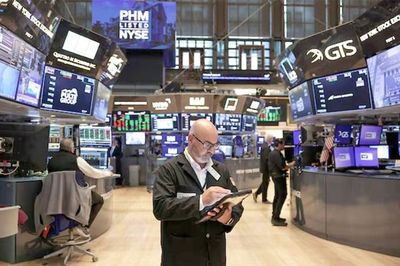 Phố Wall đảo chiều, Dow Jones mất hơn 340 điểm vì lợi suất trái phiếu tăng cao