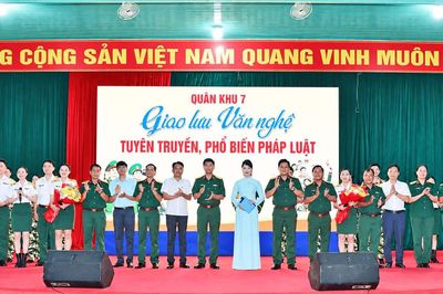 Đổi mới tuyên truyền pháp luật bằng sân khấu hóa và phiên tòa giả định