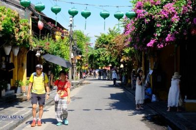 Trung Quốc, Hàn Quốc dẫn đầu nguồn khách quốc tế đến Việt Nam trong 9 tháng