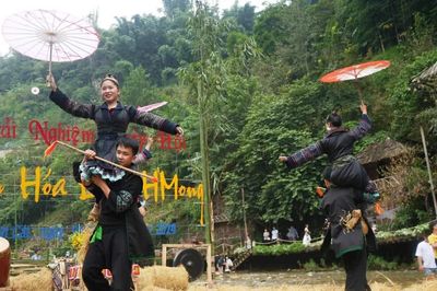 Rộn ràng chuỗi hoạt động văn hóa, thể thao đồng bào dân tộc Mông giữa lòng Điện Biên