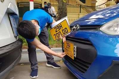 Ô tô đổi biển trắng sang biển vàng không phải đăng kiểm lại