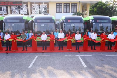 Mở tuyến buýt điện kết nối Hà Nội – Hưng Yên