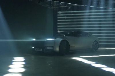 Jaguar Land Rover ra mắt mẫu xe điện mới