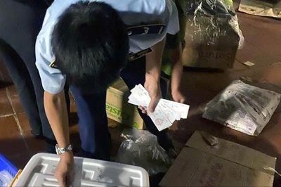 Phát hiện cơ sở sản xuất giò, chả có hàn the