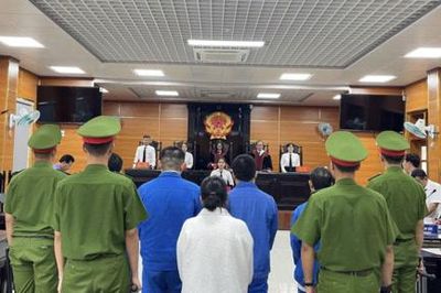 Bản án 44 năm tù cho nhóm lừa đảo 'chạy' việc, thi tuyển công chức chiếm đoạt cả chục tỷ đồng