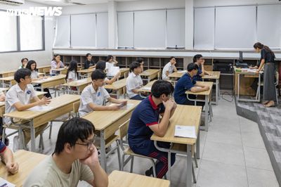 Chính phủ yêu cầu bảo đảm học sinh không đỗ lớp 10 công lập vẫn được đi học