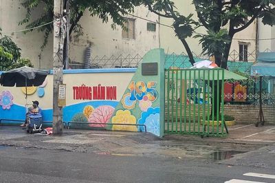 Trường mầm non ở TP.HCM thu 80.000 đồng/tháng tiền giữ xe, chính quyền nói gì?