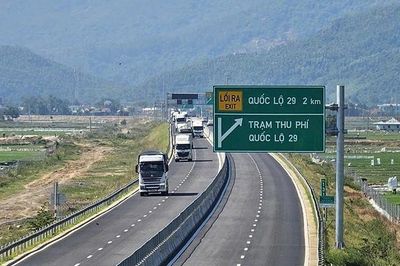 Nghịch lý xe tải chọn quốc lộ thay vì cao tốc