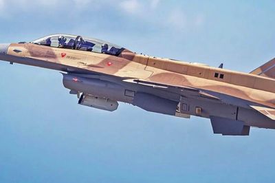 Tiêm kích F-16 Block 72 Mỹ đầu tiên cất cánh