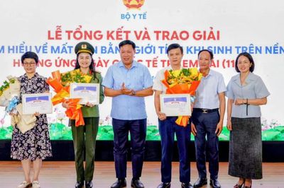 Bộ Y tế trao giải cuộc thi tìm hiểu về mất cân bằng giới tính khi sinh