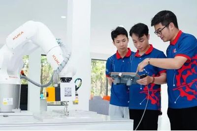 Không bắt buộc trường học đầu tư danh mục thiết bị riêng để tổ chức giáo dục STEM