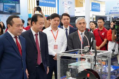 Chuyển đổi số phải tạo ra giá trị thực chất cho người dân và doanh nghiệp