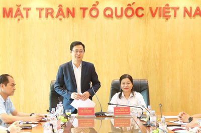 Phó Chủ tịch Cao Xuân Thạo làm việc với Đoàn đại biểu Đảng ủy xã Kiên Đài