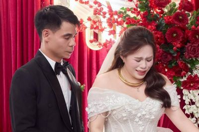 Con dâu tái hôn, bố mẹ chồng Lạng Sơn làm 50 mâm cỗ gả đi