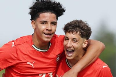 Con trai Ronaldo có thể bỏ Bồ Đào Nha, chọn 3 đội tuyển khác