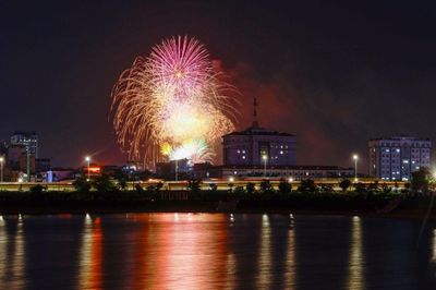 Hà Nội bắn pháo hoa tại 3 điểm chào mừng Ngày Giải phóng Thủ đô