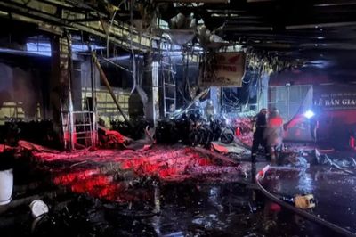 Hà Nội: Cháy cửa hàng xe máy tại phường Nghĩa Đô, thiệt hại nhiều tài sản