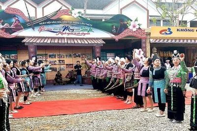 Khai mạc các hoạt động văn hóa, thể thao trong Ngày hội Văn hóa dân tộc Mông lần thứ 4 tại Điện Biên
