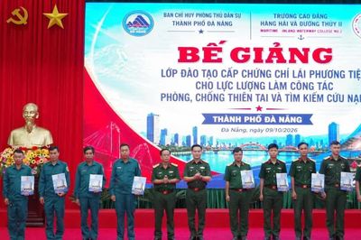 Trao chứng chỉ lái phương tiện thủy nội địa cho gần 300 học viên phòng, chống thiên tai
