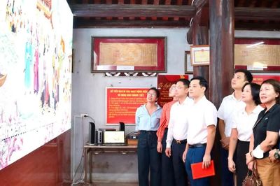 Hà Nội: Phú Thượng ứng dụng công nghệ để bảo tồn văn hóa truyền thống