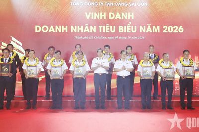 Tổng công ty Tân Cảng Sài Gòn vinh danh 18 doanh nhân tiêu biểu