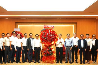 Chủ tịch UBND TP Đà Nẵng gặp mặt Hiệp hội Doanh nghiệp TP nhân Ngày Doanh nhân Việt Nam
