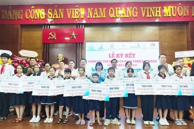 Đỡ đầu 13 học sinh mồ côi, khó khăn đến năm 18 tuổi