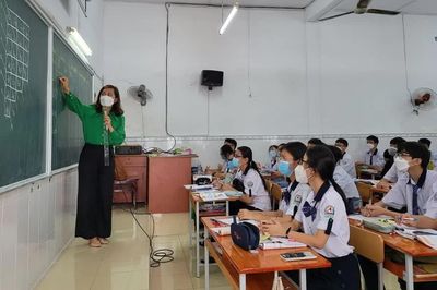 Năm tháng đi xa, học trò ở lại