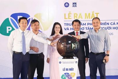 Khai trương Trung tâm Phát triển cá nhân và Hỗ trợ người học