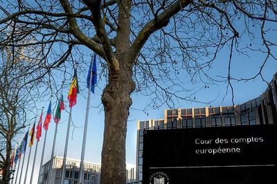 EU đối mặt núi nợ 1.000 tỷ euro