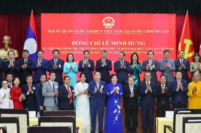 Quan hệ Việt Nam - Lào được nuôi dưỡng từ nhân dân, doanh nghiệp hai nước