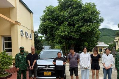 Bắt nhóm 5 người nhập cảnh trái phép, phát hiện đối tượng truy nã