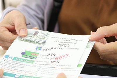 Đi khám chữa bệnh trái tuyến, thực chất BHYT trả được bao nhiêu?